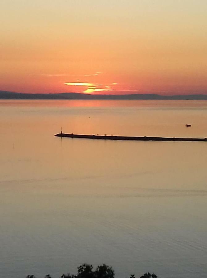 Cosy Sunset Apartment Omiš Zewnętrze zdjęcie